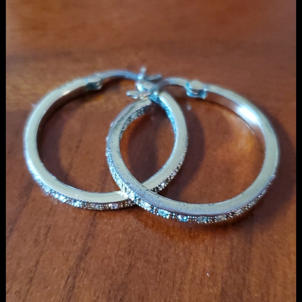 Costume stone encrusted earrings - Picture 6 of 7